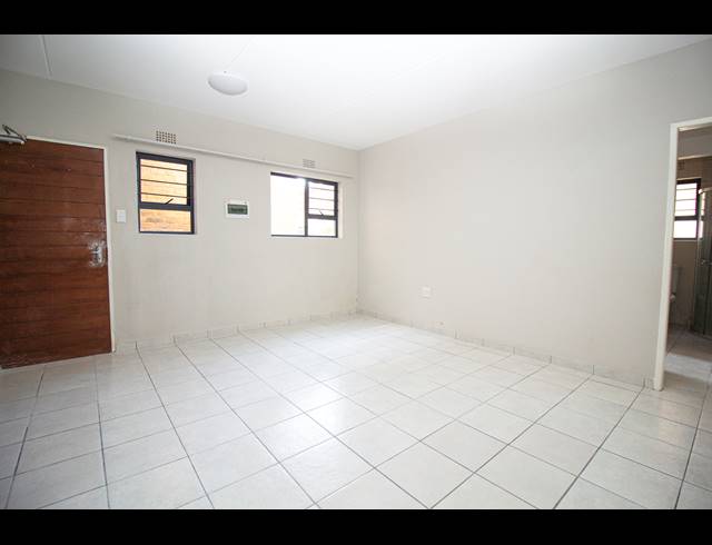 3 BEDROOM APARTMENT RENTED IN KENLEAF